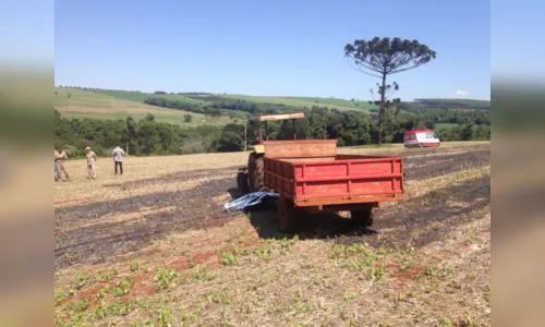 
						
							Agricultor morre eletrocutado em Arapongas 
						
						