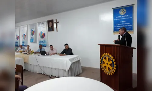 Delegado Jacovós faz palestra sobre segurança no Rotary Clube Apucarana