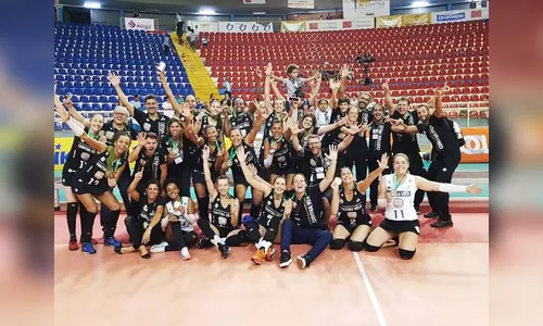 Curitiba Vôlei Carob House/CMP é campeão da Superliga B