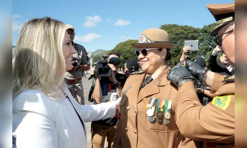 Cida dá posse à primeira mulher no comando-geral da PM do Paraná
