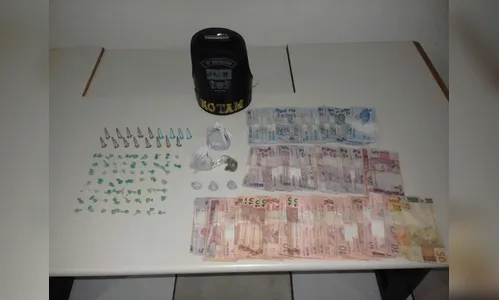 PM estoura boca de fumo em lava car e detém três rapazes