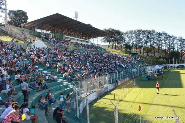 Jogo entre Arena G9 e Bom Sucesso será realizado o Estádio dos Pássaros - Foto: www.oesporte.com.br