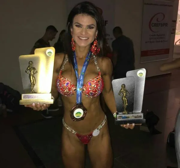 Andressa Urtado faturou dois troféus no Iate Clube em Londrina - Foto: Divulgação