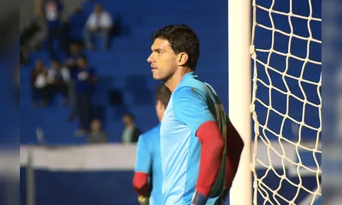 Ex-goleiro do Arapongas que largou futebol pela religião lança livro 