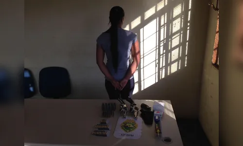 Mulher que locava armas a criminosos é presa em Apucarana