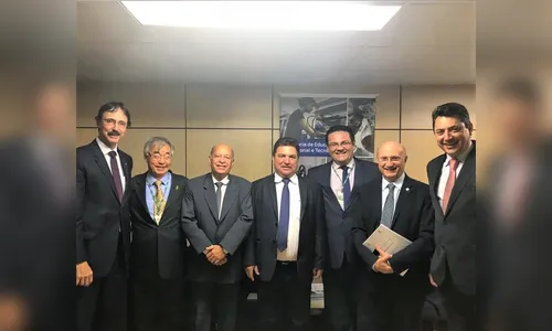 Arapongas entrega projeto de instalação de polo EAD do Instituto Federal do Paraná