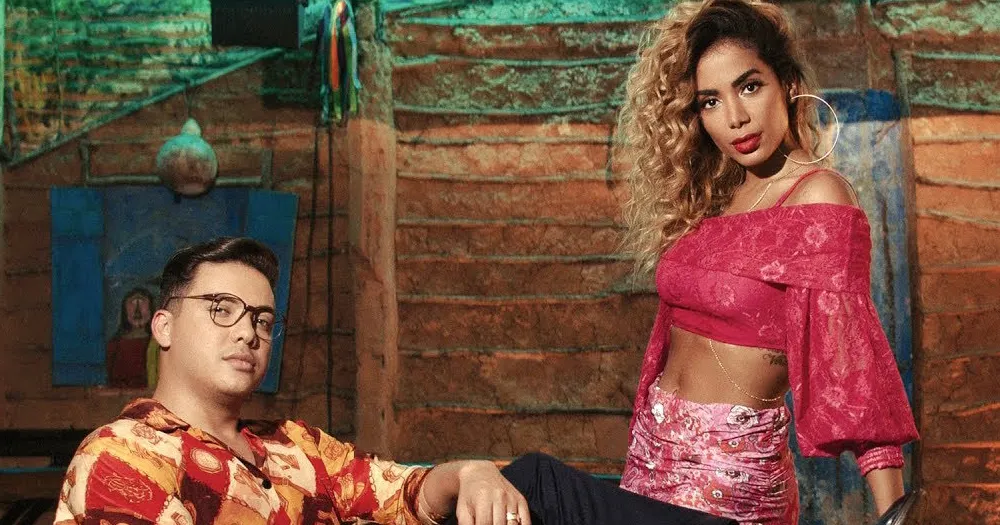 Anitta e Wesley Safadão lançam clipe da música 'Romance com Safadeza'