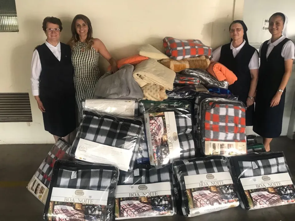 Hospital da Providência e Hospital Materno Infantil recebem doação de cobertores