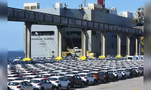 Porto de Paranaguá tem operação inédita para veículos