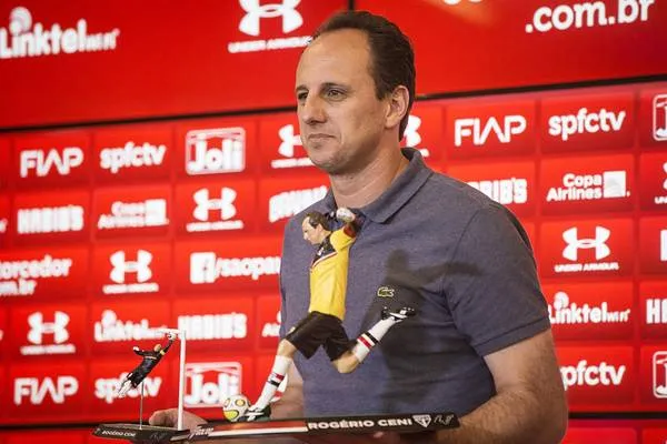 O ex-goleiro Rogério Ceni voltou ao São Paulo, mas agora treinando o Fortaleza-CE - Foto: Arquivo/TN