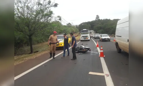 
							Motociclista fica ferido após acidente com caminhão na PR-444
						
						