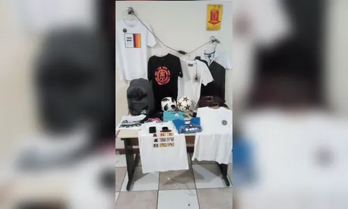 Moça e três jovens suspeitos de furto em loja são parados a tiro pela PM