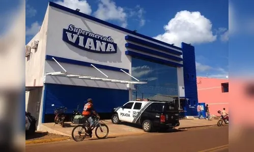 Dupla rende comerciante e assalta supermercado em Apucarana