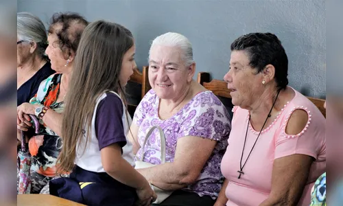 Assistência Social realiza confraternização entre crianças e idosos em Arapongas