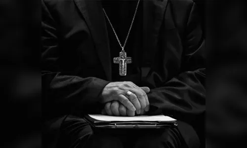 Mulher procura exorcista para ajudar filha supostamente 'possuída' em Apucarana