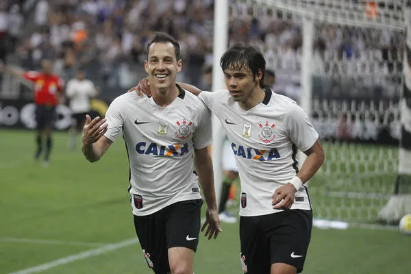 Rodriguinho e Romero estão confirmados no Corinthians no duelo na Argentina - Foto: Arquivo/TN