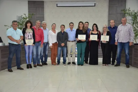 Câmara de Ivaiporã homenageia sete moradores com moções de aplausos