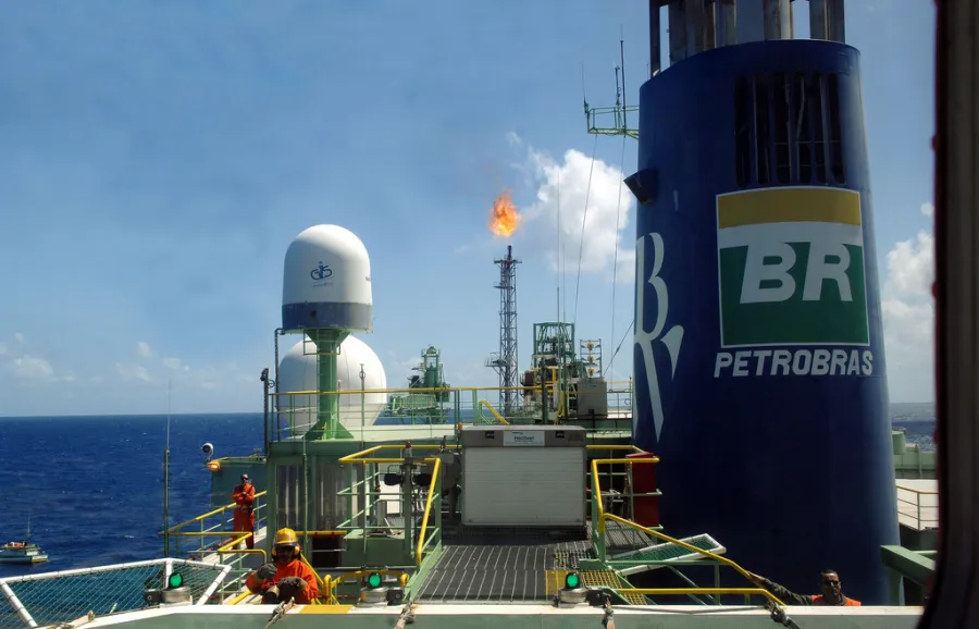 Petrobras quer reduzir participação em refino com parcerias