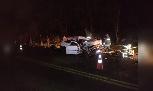 Duas pessoas morrem em acidente na PR-092