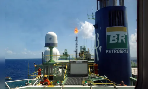Petrobras quer reduzir participação em refino com parcerias