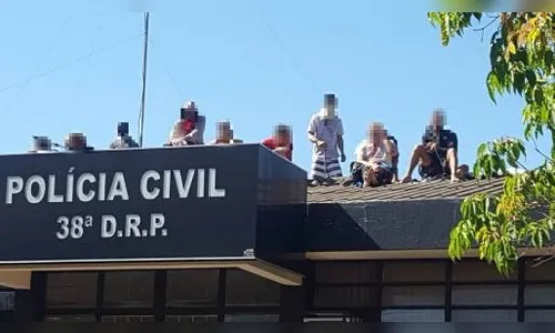 Presos tomam cadeia pública de Santo Antônio da Platina e fazem 7 reféns; 40 fugiram