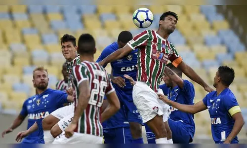 Com um a menos desde os 15 minutos de jogo, Fluminense bate o Cruzeiro no Maracanã