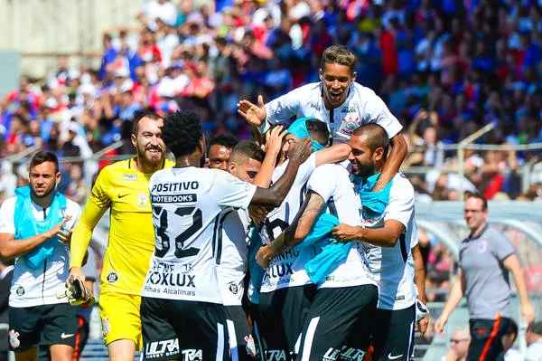 No último domingo o Corinthians venceu o Paraná Clube por 4 a 0 e assumiu a liderança do Brasileirão - Foto: Folhapress