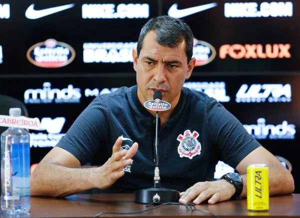 O treinador Fábio Carille inicia mais uma competição no comando do Corinthians - Foto: Folhapress
