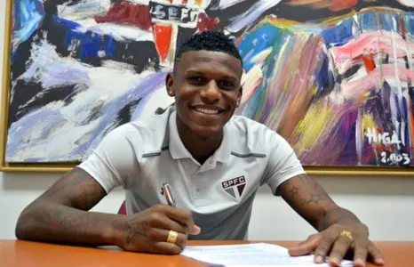 O zagueiro Arboleda ampliou contrato com o São Paulo nesta terça-feira - Foto: Divulgação/SPFC