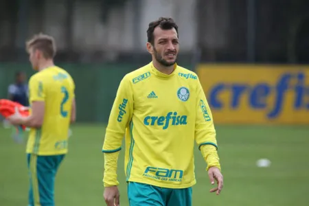 Edu Dracena será titular nesta quarta-feira contra o Boca Juniors na Argentina - Foto: Arquivo/TN