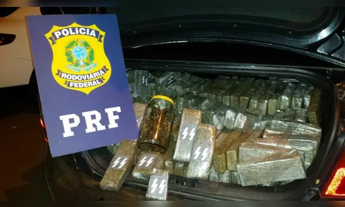 PRF apreende 613 quilos de maconha e recupera veículo furtado