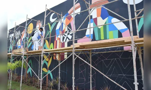   Ivaiporã inaugura painel e escultura