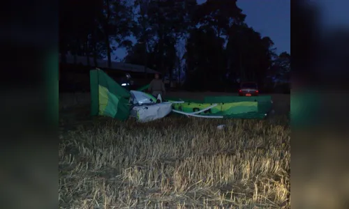 Ultraleve cai na zona norte de Londrina e duas pessoas ficam feridas