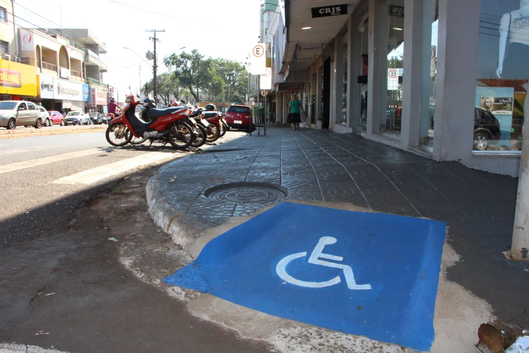 Ivaiporã implanta rampas de acesso na área central