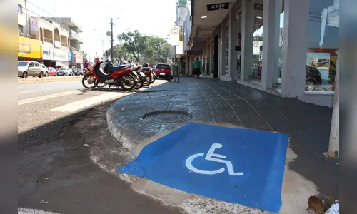 Ivaiporã implanta rampas de acesso na área central