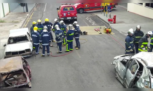 
							Curso prepara bombeiros e socorristas para resgate de vítimas em acidentes de trânsito
						
						