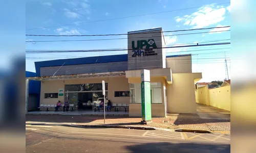 Homem ferido a facada pela esposa dá entrada na UPA nesta manhã