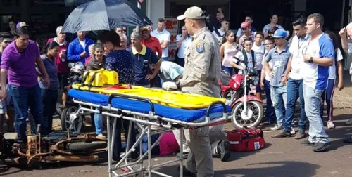 Acidente entre moto e ônibus deixa mulher ferida em Ivaiporã