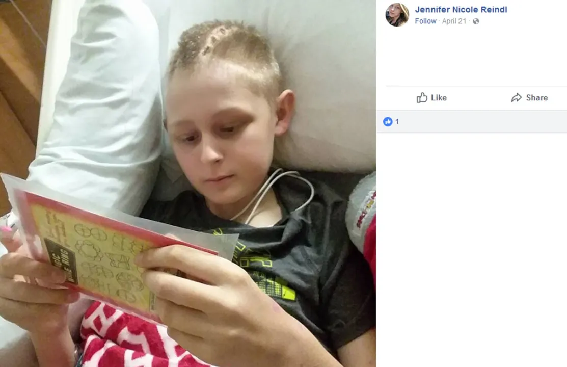 O garoto Trenton McKinley acordou após família autorizar doação de órgãos, contrariando o diagnóstico dos médicos no Alabama - Foto: Jennifer Nicole Reindl/Reprodução/Facebook