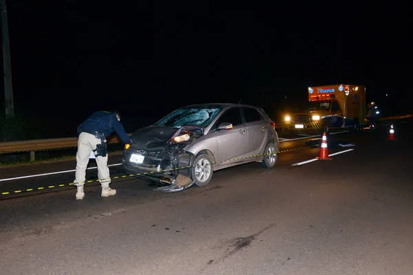 Acidente aconteceu na noite desta terça (Foto: Sérgio Rodrigo)