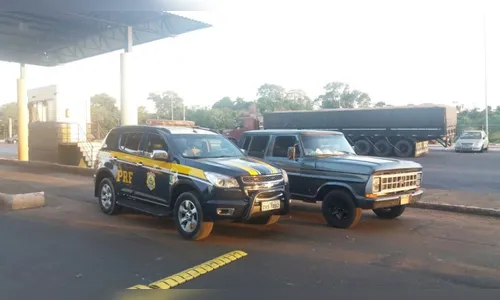 PRF recupera em Guaíra caminhonete roubada há 18 anos; veja vídeo