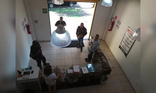 GM, VS e Bombeiros fiscalizam comércio de produtos perigosos em Apucarana