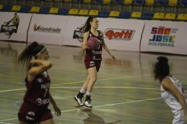 A equipe feminina de Ponta Grossa vai disputar três jogos neste final de semana no Ginásio Chico Neto - Foto: Divulgação