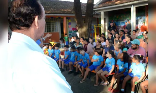 Prefeitura de São Pedro do Ivaí entrega uniformes escolares