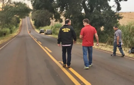 Polícia Civil faz perícia no local do acidente que matou seis 