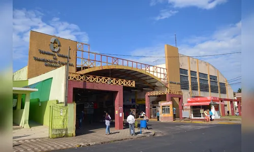 Suspeitos de tentar roubar pedestres no Terminal Urbano são presos
