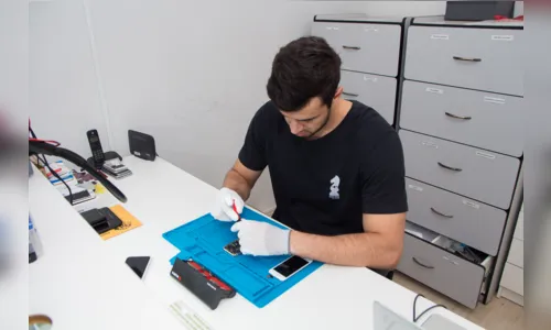 
							Confira as dicas para comprar um iPhone usado e fechar um bom negócio
						
						