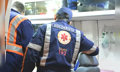 Homem fica gravemente ferido após ser atropelado por moto em Arapongas