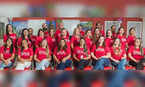 Alunos do CNA Apucarana homenageiam as mães nesta terça-feira