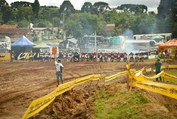Os principais pilotos do Paraná vão competir na cidade de Rio Negro - Foto: Divulgação